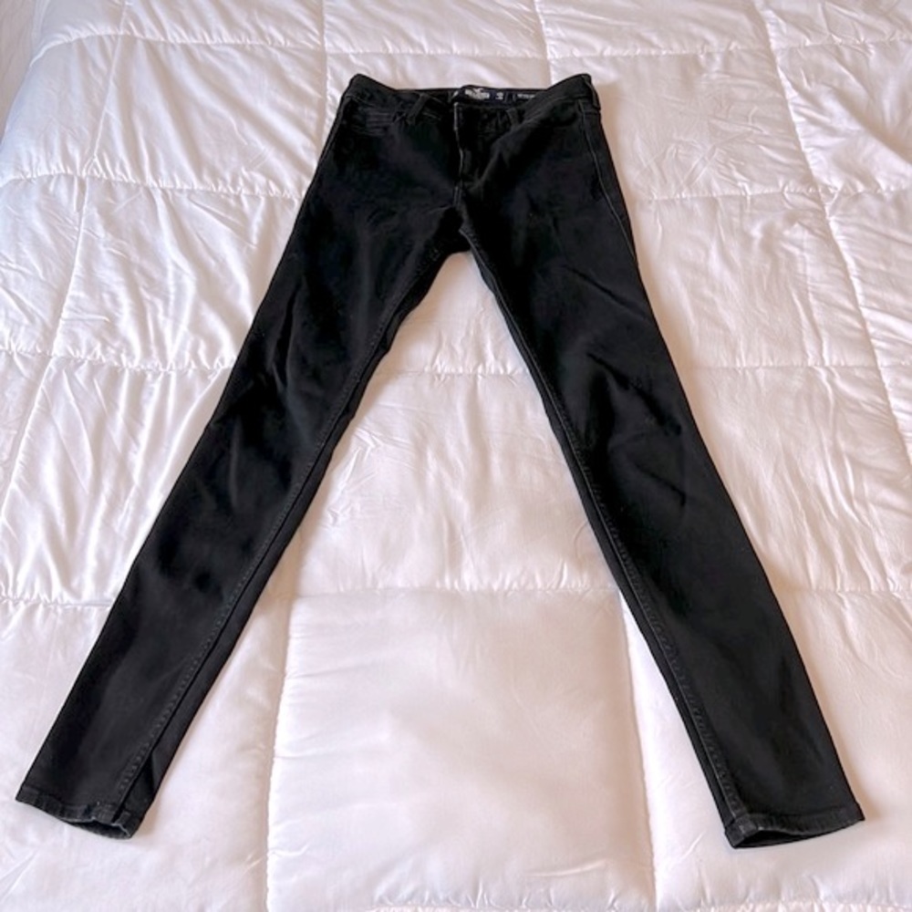EUC Hollister Mid-Rise Black Skinny Jeans - 5 Long